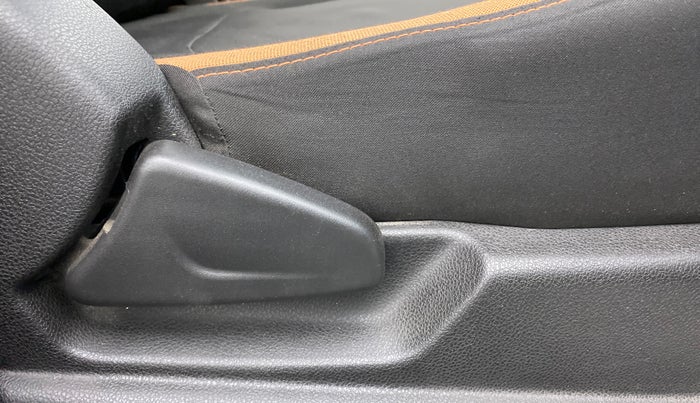 2018 Renault Kwid CLIMBER 1.0 AMT, Petrol, Automatic, 37,830 km, Driver Side Adjustment Panel