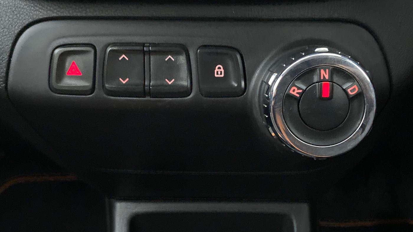2018 Renault Kwid CLIMBER 1.0 AMT, Petrol, Automatic, 37,830 km, Gear Lever