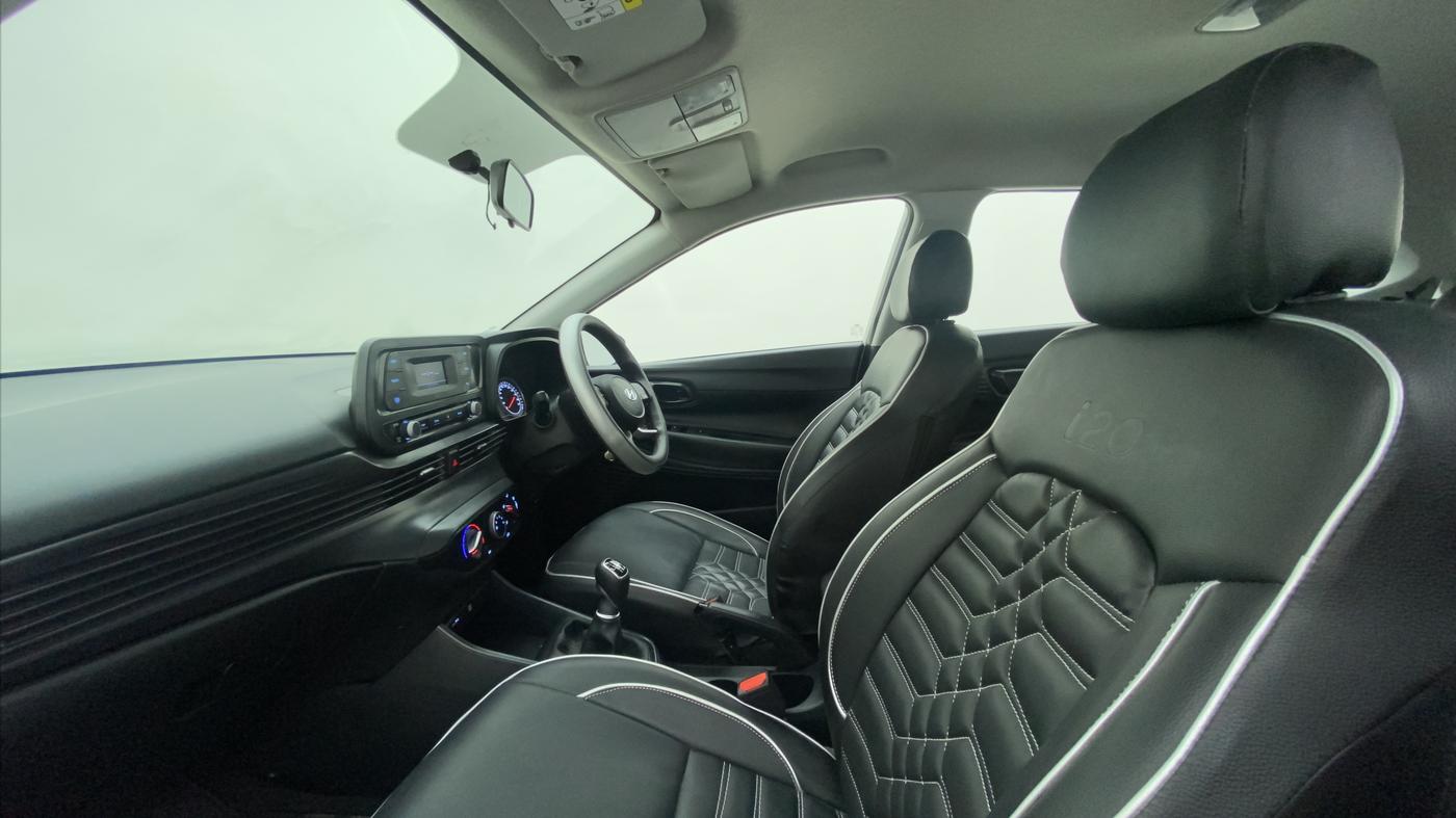 2021 Hyundai NEW I20 MAGNA 1.5 MT, Diesel, Manual, 20,386 km, Right Side Front Door Cabin