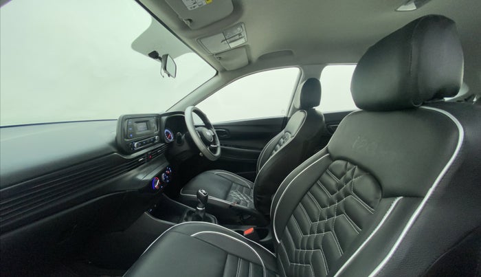 2021 Hyundai NEW I20 MAGNA 1.5 MT, Diesel, Manual, 20,386 km, Right Side Front Door Cabin