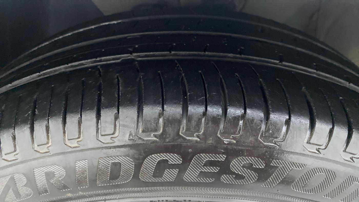 2021 Hyundai NEW I20 MAGNA 1.5 MT, Diesel, Manual, 20,386 km, Left Front Tyre Tread