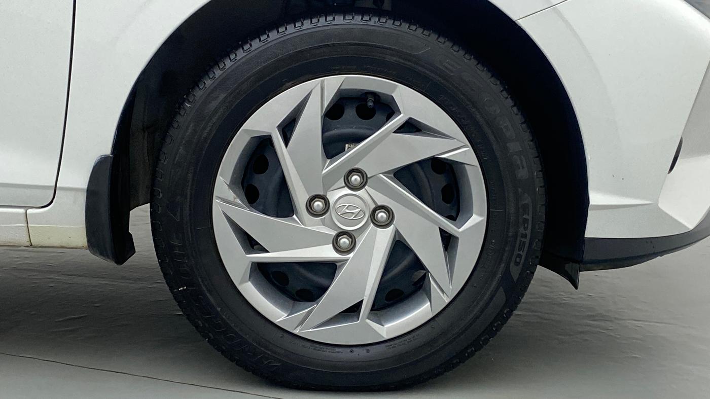 2021 Hyundai NEW I20 MAGNA 1.5 MT, Diesel, Manual, 20,386 km, Right Front Wheel