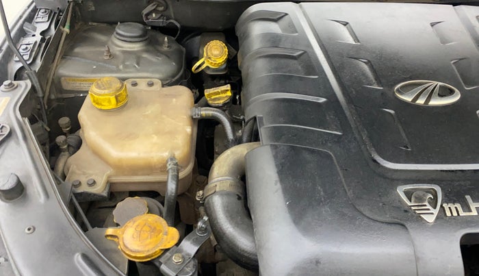 2015 Mahindra XUV500 W6, Diesel, Manual, 1,08,852 km, Engine View - Right