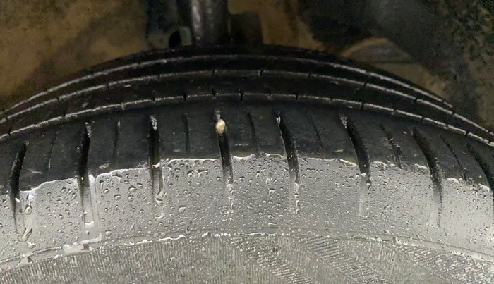 2020 Maruti Baleno ZETA PETROL 1.2, Petrol, Manual, 40,436 km, Right Front Tyre Tread