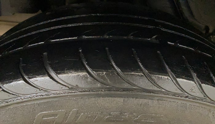 2018 Ford Figo Aspire TITANIUM 1.2 PETROL, Petrol, Manual, 60,505 km, Right Rear Tyre Tread