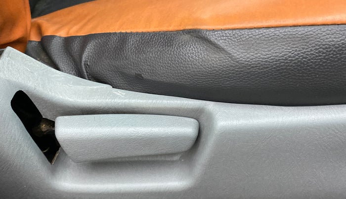 2013 Maruti Alto K10 VXI MUSIK EDITION, Petrol, Manual, 39,061 km, Driver Side Adjustment Panel