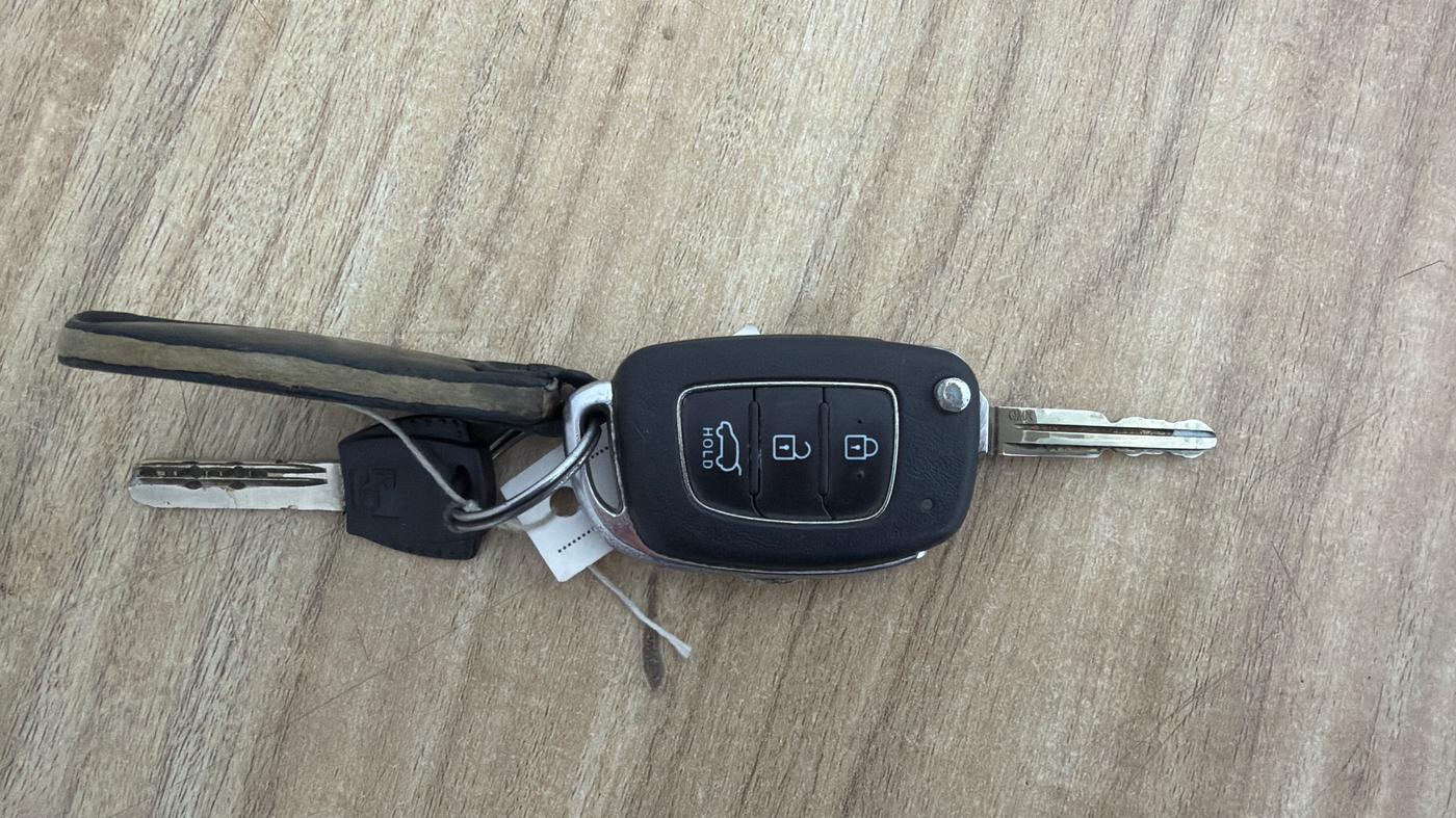 2020 Hyundai VENUE SX 1.0 TURBO, Petrol, Manual, 98,127 km, Key Close Up