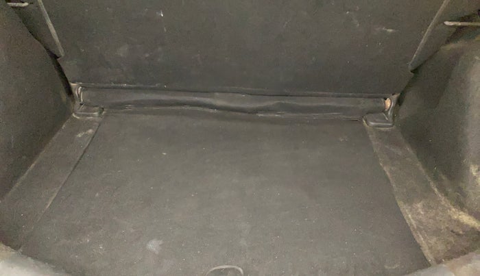 2017 Honda WR-V 1.5 i-DTEC VX MT, Diesel, Manual, 50,499 km, Boot Inside