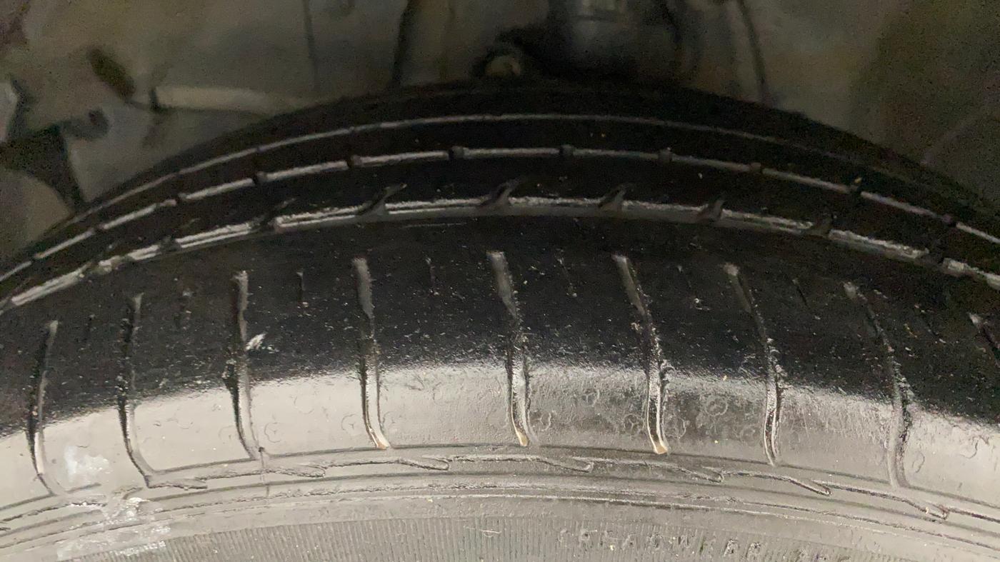 2017 Honda WR-V 1.5 i-DTEC VX MT, Diesel, Manual, 50,499 km, Left Front Tyre Tread