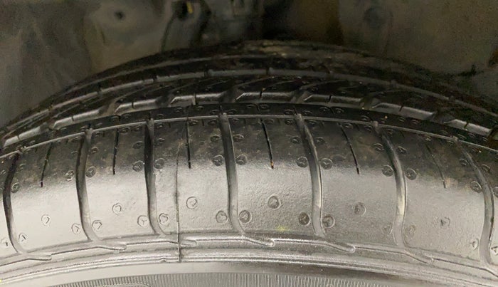 2017 Honda WR-V 1.5 i-DTEC VX MT, Diesel, Manual, 50,499 km, Right Front Tyre Tread