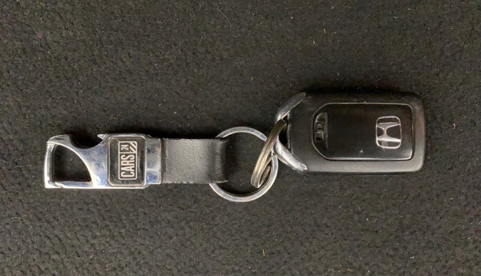 2017 Honda WR-V 1.5 i-DTEC VX MT, Diesel, Manual, 50,499 km, Key Close Up