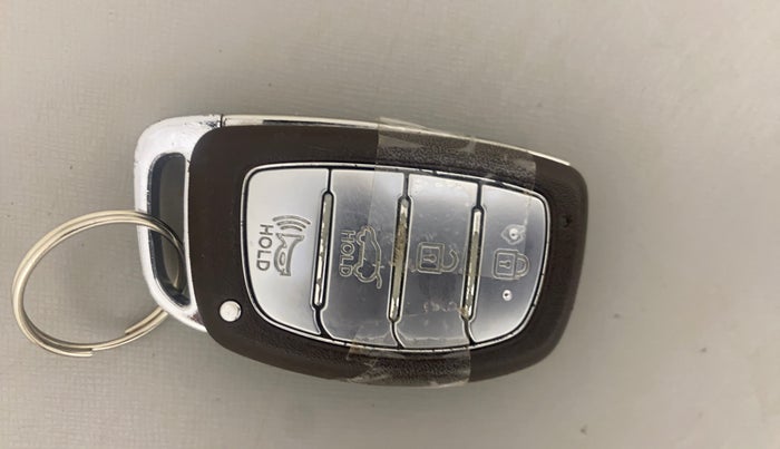 2021 Hyundai NEW I20 ASTA (O) 1.0 TURBO GDI DCT, Petrol, Automatic, 29,987 km, Key Close Up