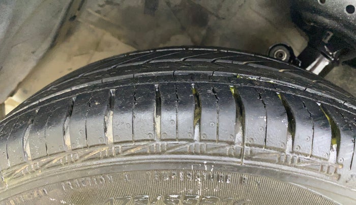 2014 Honda Amaze 1.2L I-VTEC S, Petrol, Manual, 61,741 km, Left Front Tyre Tread