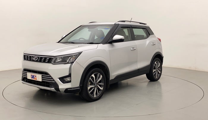 2021 Mahindra XUV300 W8 (O) 1.5 DIESEL, Diesel, Manual, 43,611 km, Left Front Diagonal