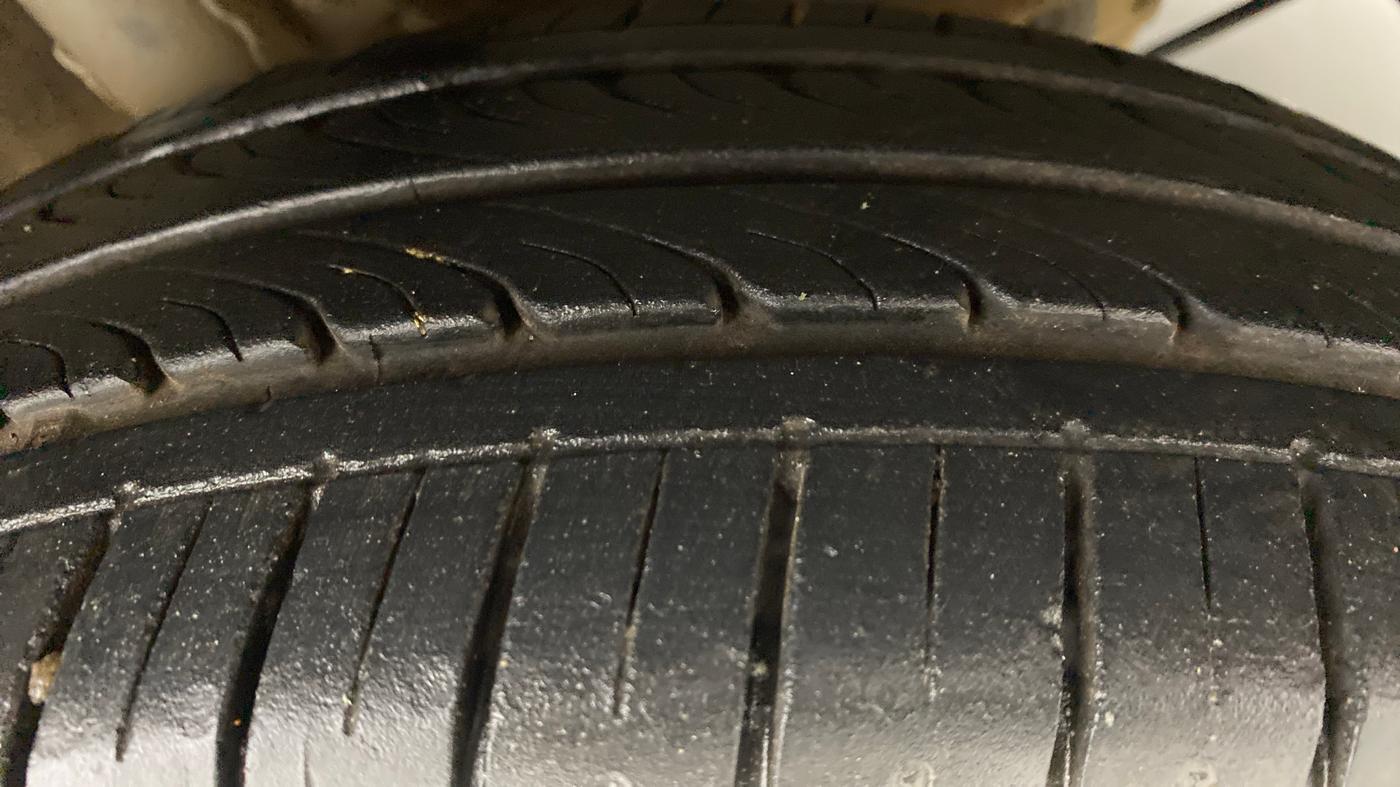 2018 Maruti Swift ZXI (AMT), Petrol, Automatic, 59,442 km, Right Front Tyre Tread