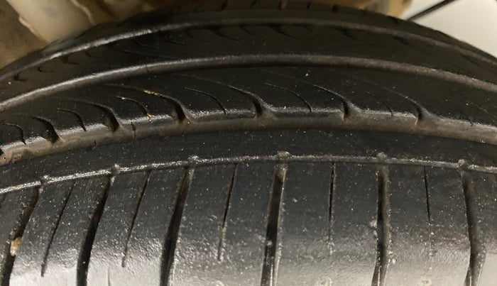 2018 Maruti Swift ZXI (AMT), Petrol, Automatic, 59,442 km, Right Front Tyre Tread