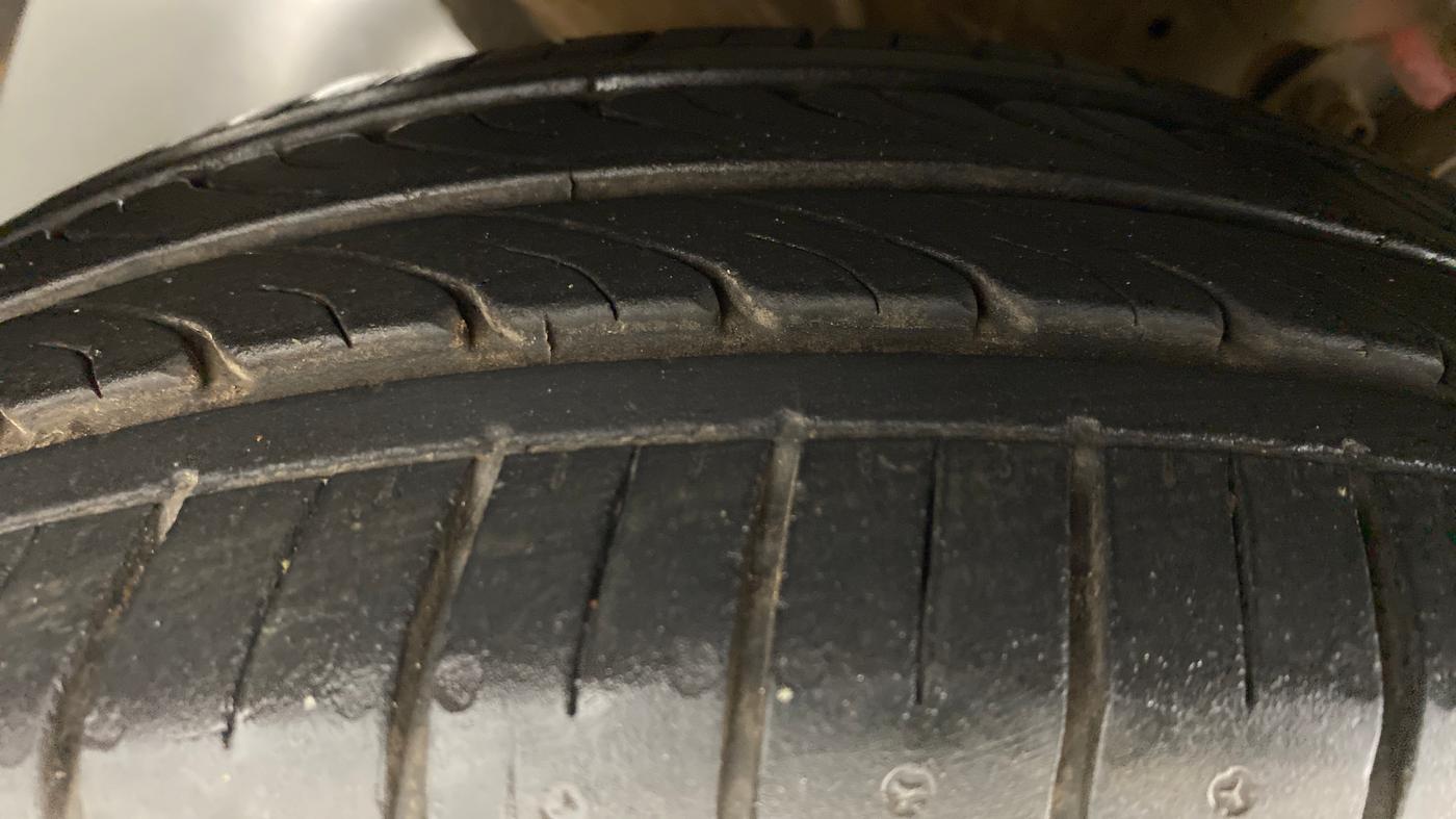 2018 Maruti Swift ZXI (AMT), Petrol, Automatic, 59,442 km, Left Front Tyre Tread