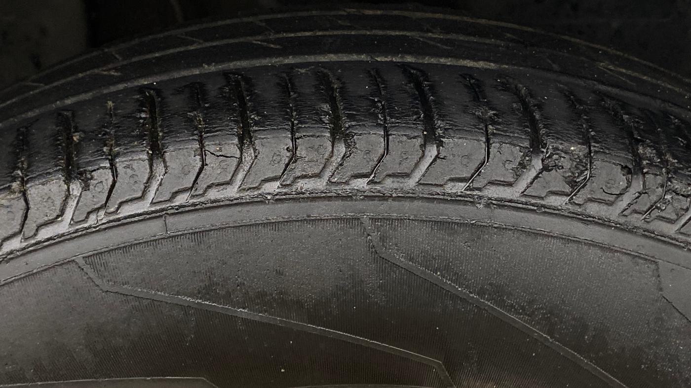 2023 Tata PUNCH ADVENTURE CAMO MT, Petrol, Manual, 35,882 km, Right Front Tyre Tread