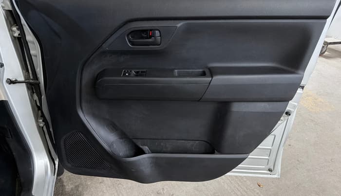 2023 Maruti New Wagon-R LXI CNG 1.0, CNG, Manual, 48,340 km, Driver Side Door Panels Control