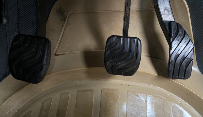 2019 Renault TRIBER RXZ, Petrol, Manual, 66,095 km, Pedals