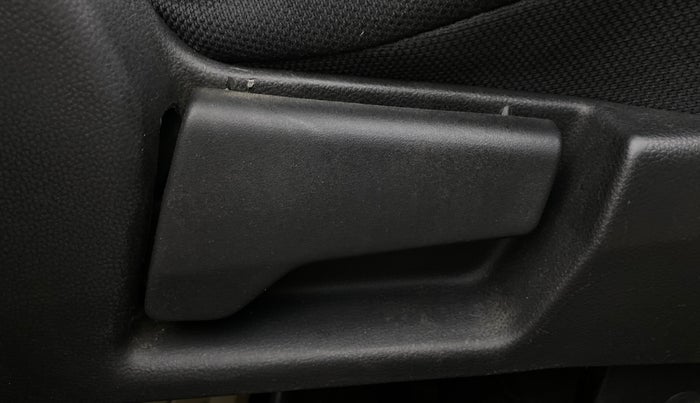 2019 Renault TRIBER RXZ, Petrol, Manual, 66,095 km, Driver Side Adjustment Panel