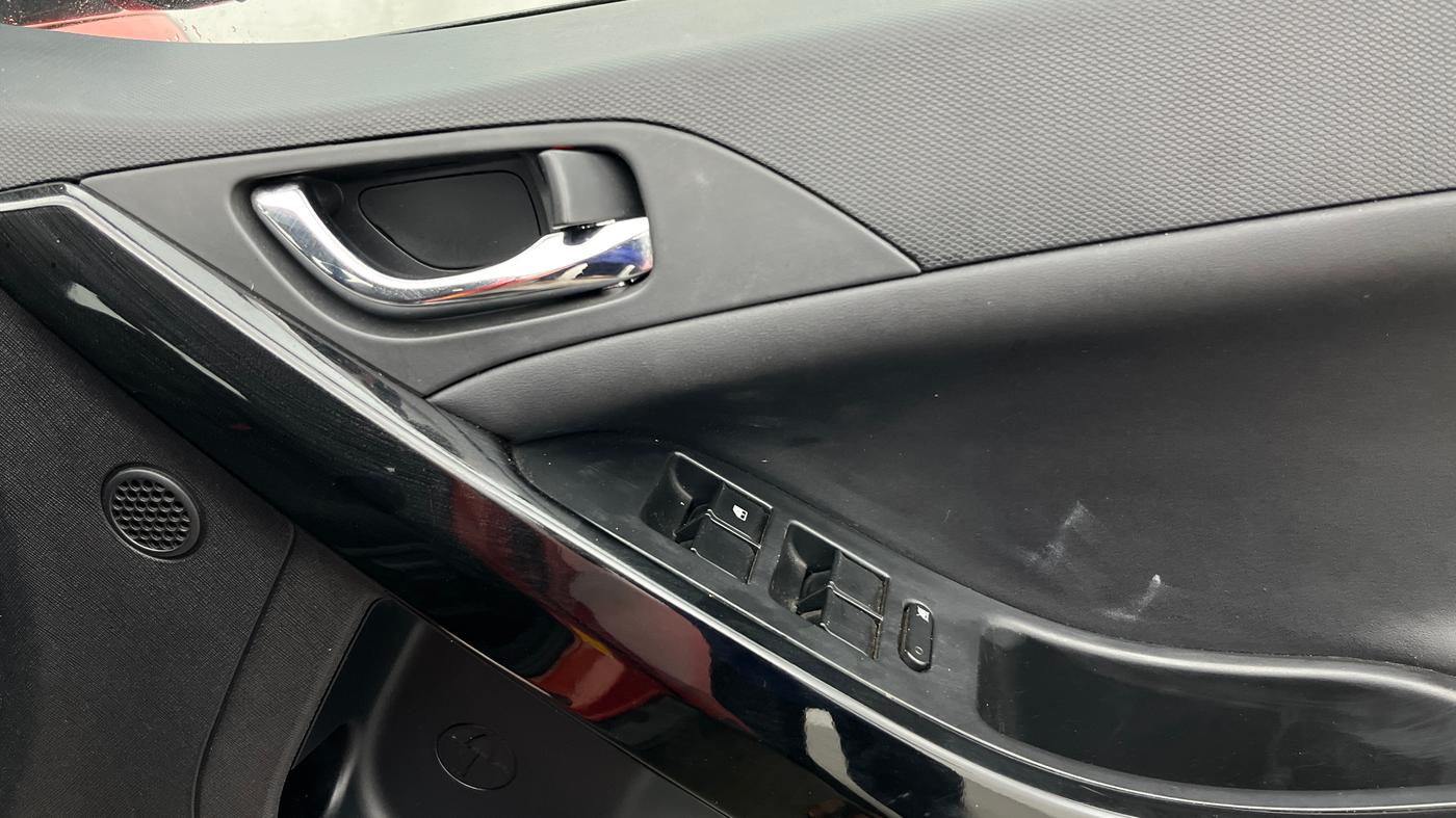 2024 Tata NEXON FEARLESS + DCA DUAL TONE 1.2 PETROL, Petrol, Automatic, 19,813 km, Driver Side Door Panels Control
