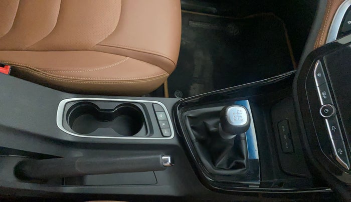 2020 MG HECTOR PLUS SHARP 2.0 DIESEL TURBO MT 6-STR, Diesel, Manual, 37,307 km, Gear Lever