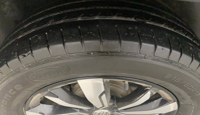 2020 MG HECTOR PLUS SHARP 2.0 DIESEL TURBO MT 6-STR, Diesel, Manual, 37,307 km, Right Rear Tyre Tread