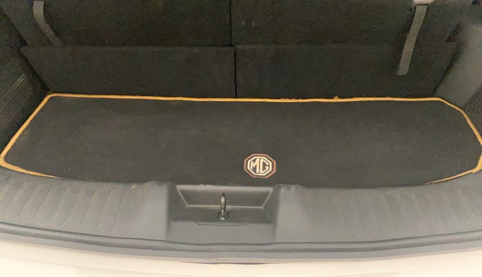 2020 MG HECTOR PLUS SHARP 2.0 DIESEL TURBO MT 6-STR, Diesel, Manual, 37,307 km, Boot Inside