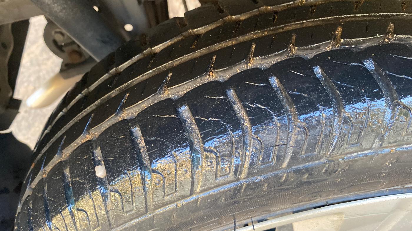 2017 Maruti Wagon R 1.0 VXI, Petrol, Manual, 22,794 km, Right Rear Tyre Tread