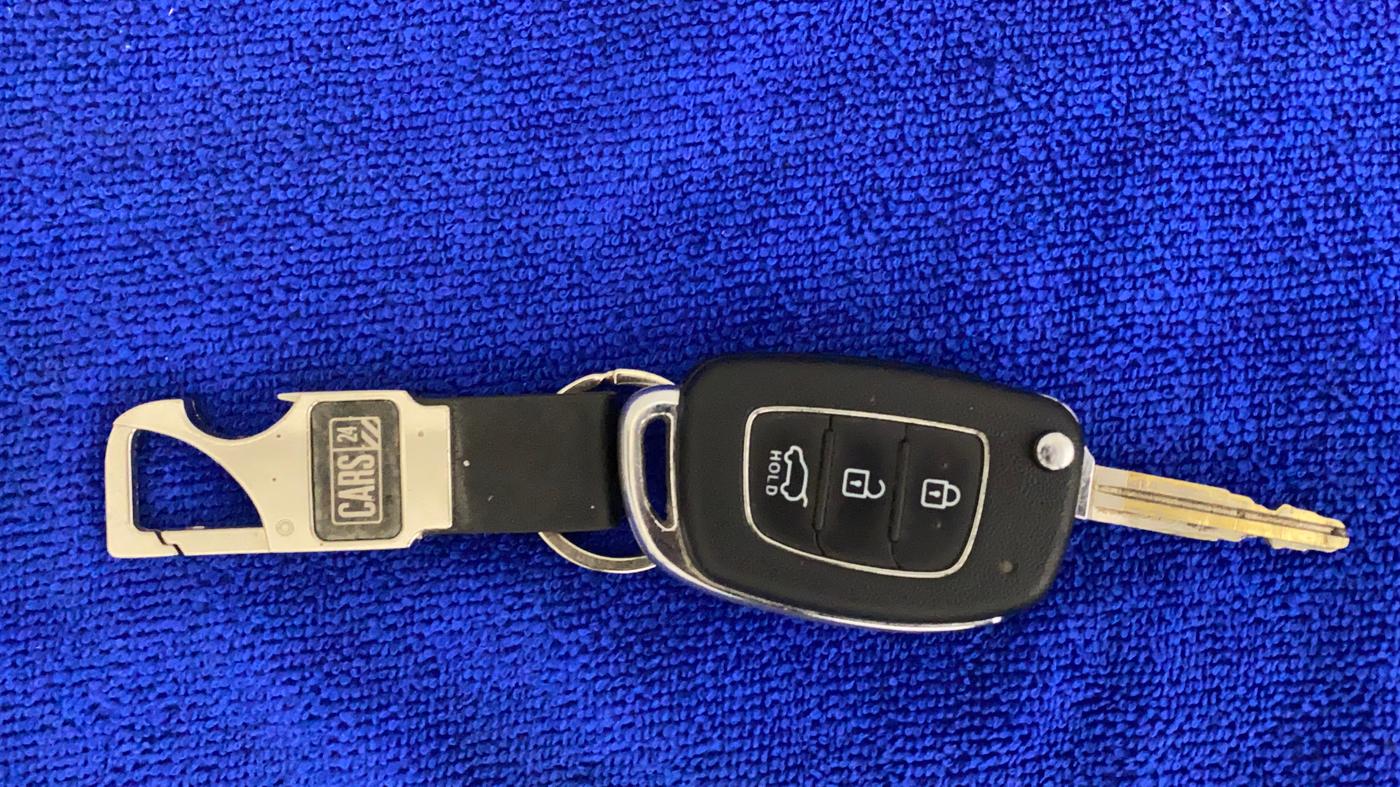 2016 Hyundai Creta S 1.6 PETROL, CNG, Manual, 37,702 km, Key Close Up