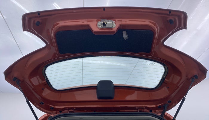 2016 Mahindra Kuv100 K8 5 STR, Petrol, Manual, 1 km, Boot Door Open