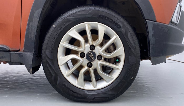2016 Mahindra Kuv100 K8 5 STR, Petrol, Manual, 1 km, Right Front Wheel