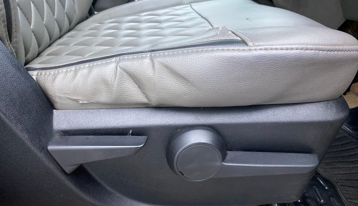 2016 Mahindra Kuv100 K8 5 STR, Petrol, Manual, 1 km, Driver Side Adjustment Panel
