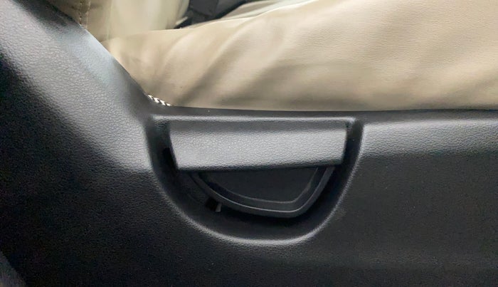 2020 Hyundai NEW SANTRO ERA EXECUTIVE, Petrol, Manual, 8,243 km, Driver Side Adjustment Panel