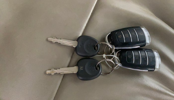 2020 Hyundai NEW SANTRO ERA EXECUTIVE, Petrol, Manual, 8,243 km, Key Close Up