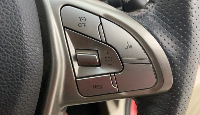 2021 Mahindra XUV300 W8 (O) 1.2 PETROL AMT, Petrol, Automatic, 59,338 km, Adaptive Cruise Control