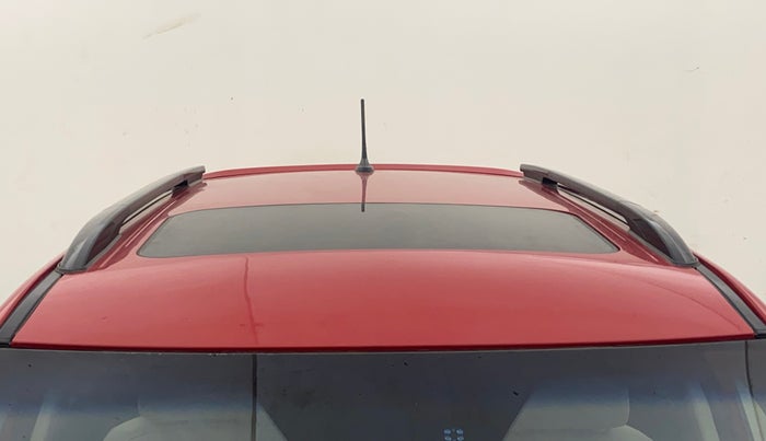 2021 Mahindra XUV300 W8 (O) 1.2 PETROL AMT, Petrol, Automatic, 59,338 km, Moonroof/ Sunroof