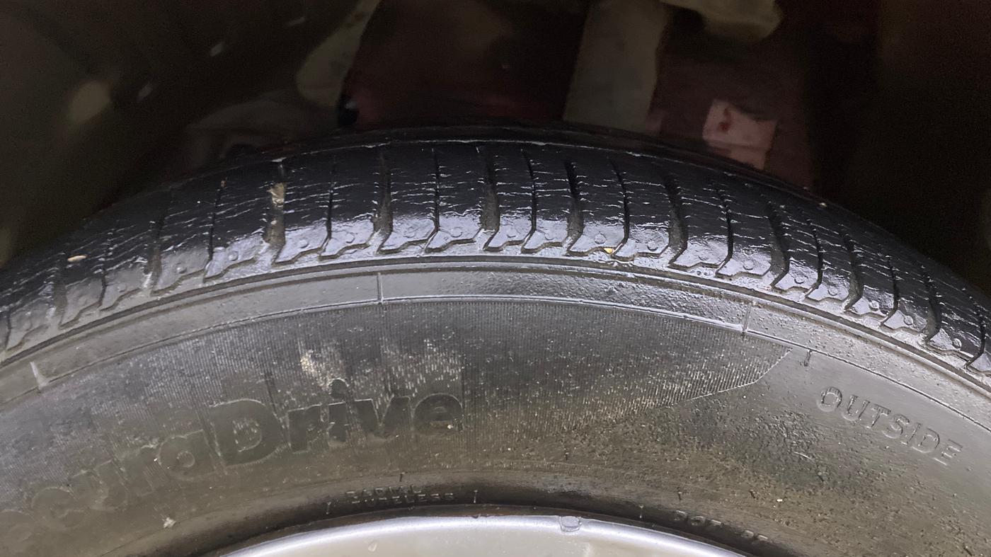 2015 Tata Zest XM PETROL, Petrol, Manual, 49,912 km, Left Front Tyre Tread