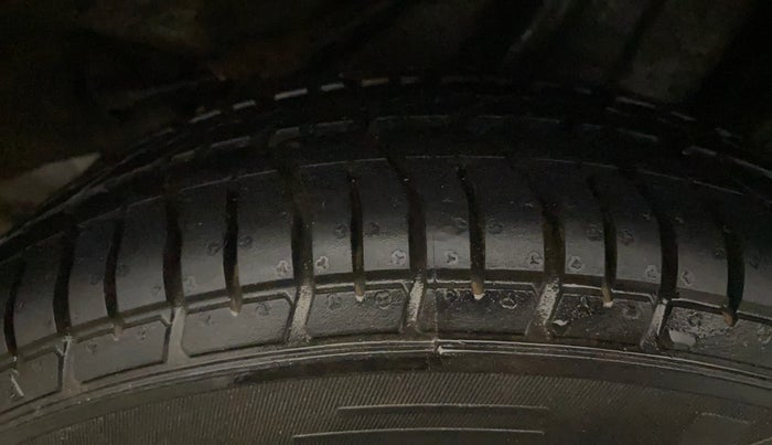 2015 Honda Brio S MT, Petrol, Manual, 71,338 km, Left Rear Tyre Tread