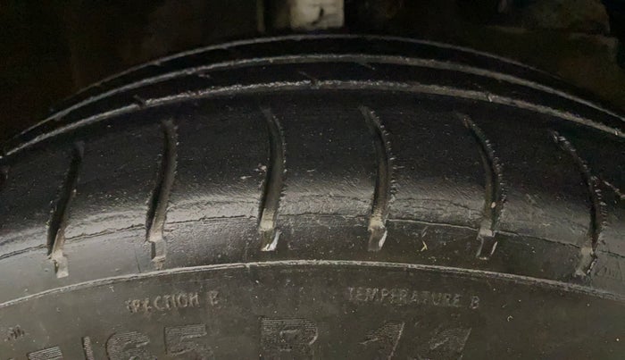 2015 Honda Brio S MT, Petrol, Manual, 71,338 km, Right Front Tyre Tread