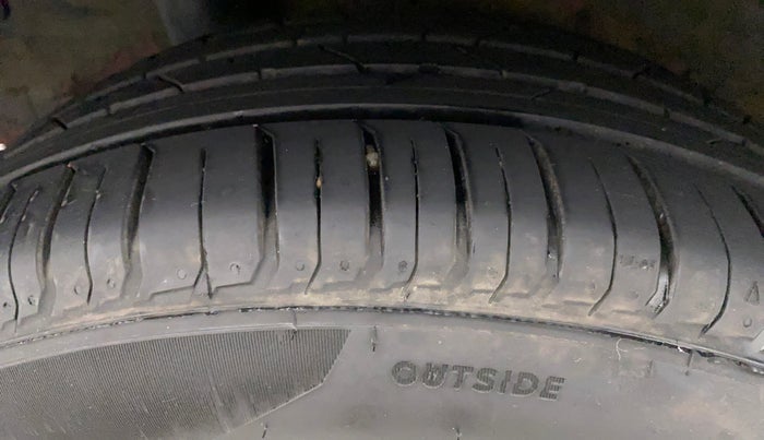 2019 Hyundai VENUE SX PLUS 1.0 TURBO DCT, Petrol, Automatic, 57,243 km, Right Rear Tyre Tread