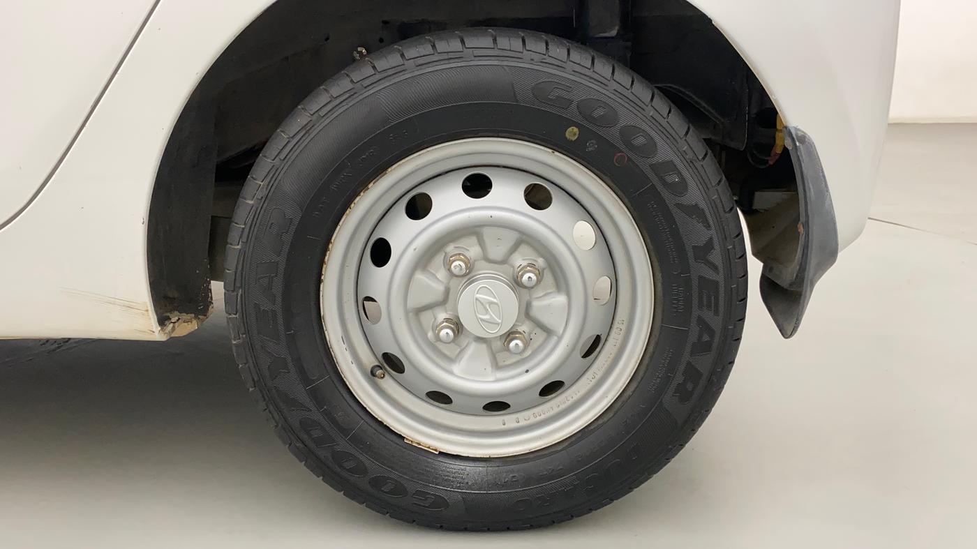 2015 Hyundai Eon ERA +, Petrol, Manual, 22,557 km, Left Rear Wheel