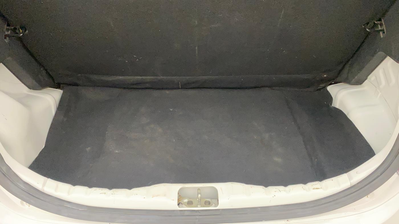 2015 Hyundai Eon ERA +, Petrol, Manual, 22,557 km, Boot Inside