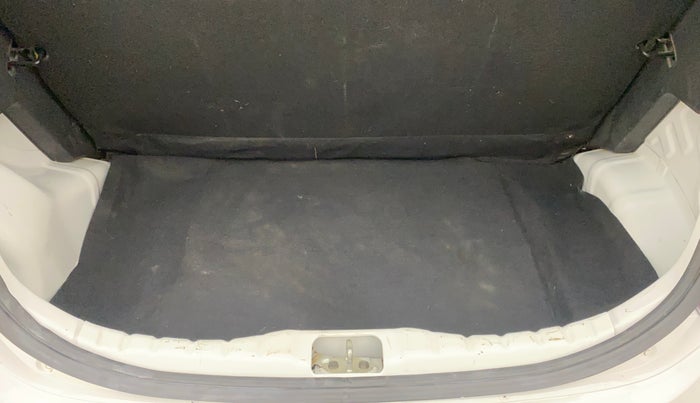 2015 Hyundai Eon ERA +, Petrol, Manual, 22,557 km, Boot Inside