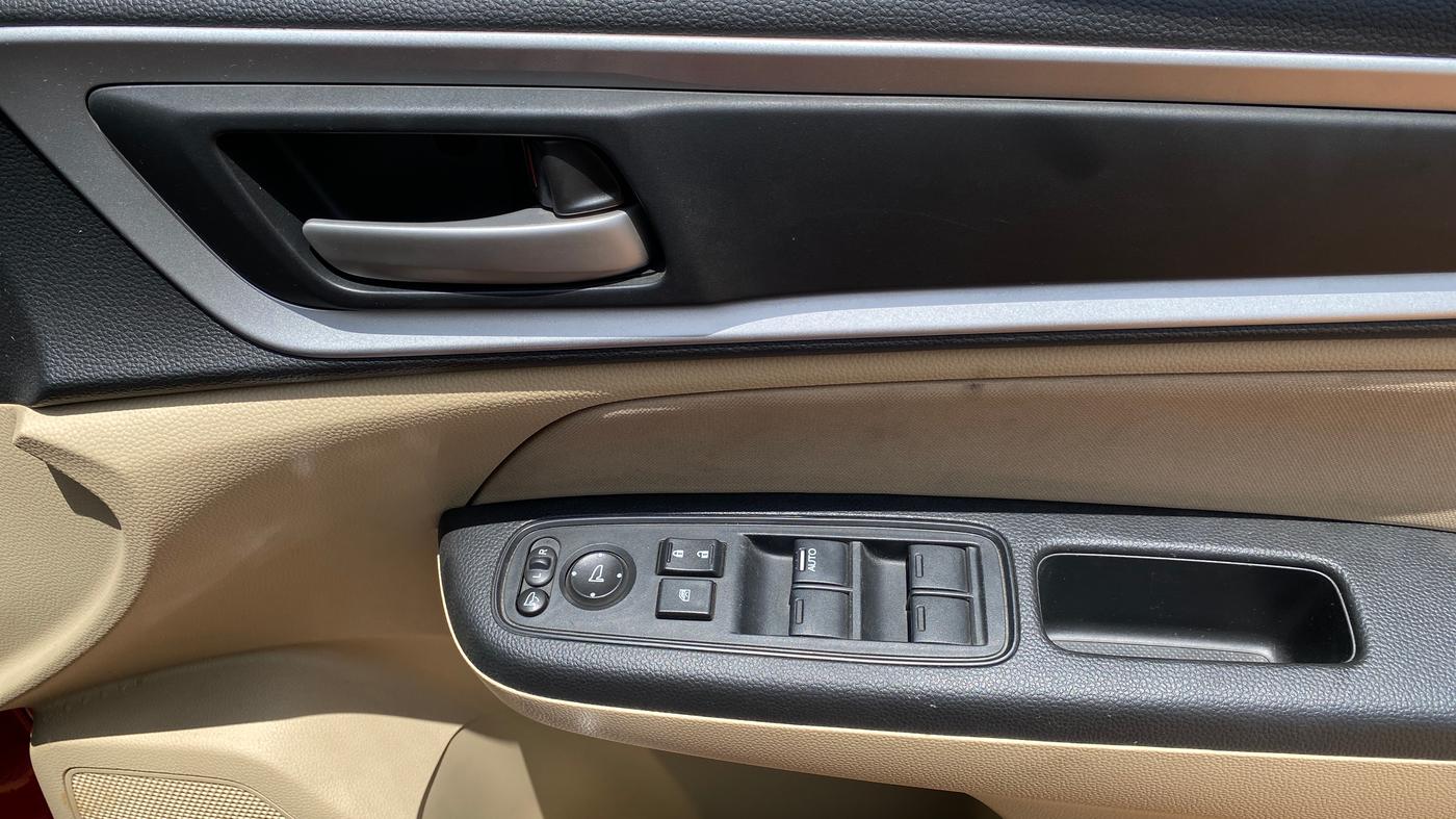 2022 Honda Amaze 1.2L I-VTEC VX CVT, Petrol, Automatic, 24,503 km, Driver Side Door Panels Control