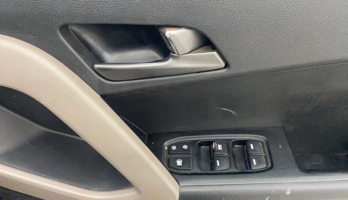 2016 Hyundai Creta SX PLUS 1.6 PETROL, Petrol, Manual, 72,881 km, Driver Side Door Panels Control