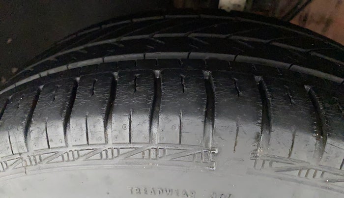 2018 Volkswagen Polo TRENDLINE 1.0L, Petrol, Manual, 23,430 km, Left Front Tyre Tread