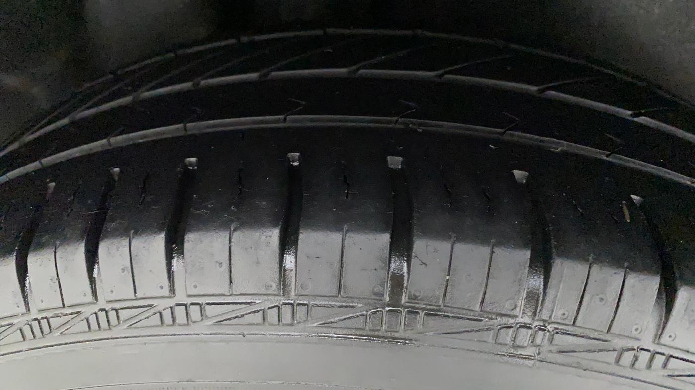 2018 Volkswagen Polo TRENDLINE 1.0L, Petrol, Manual, 23,430 km, Right Rear Tyre Tread