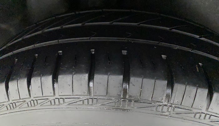 2018 Volkswagen Polo TRENDLINE 1.0L, Petrol, Manual, 23,430 km, Right Rear Tyre Tread